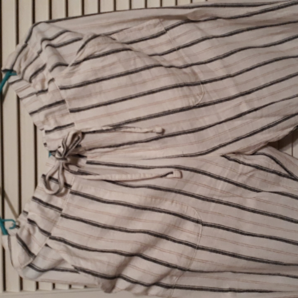 CAPRIS - Picture 2 of 3